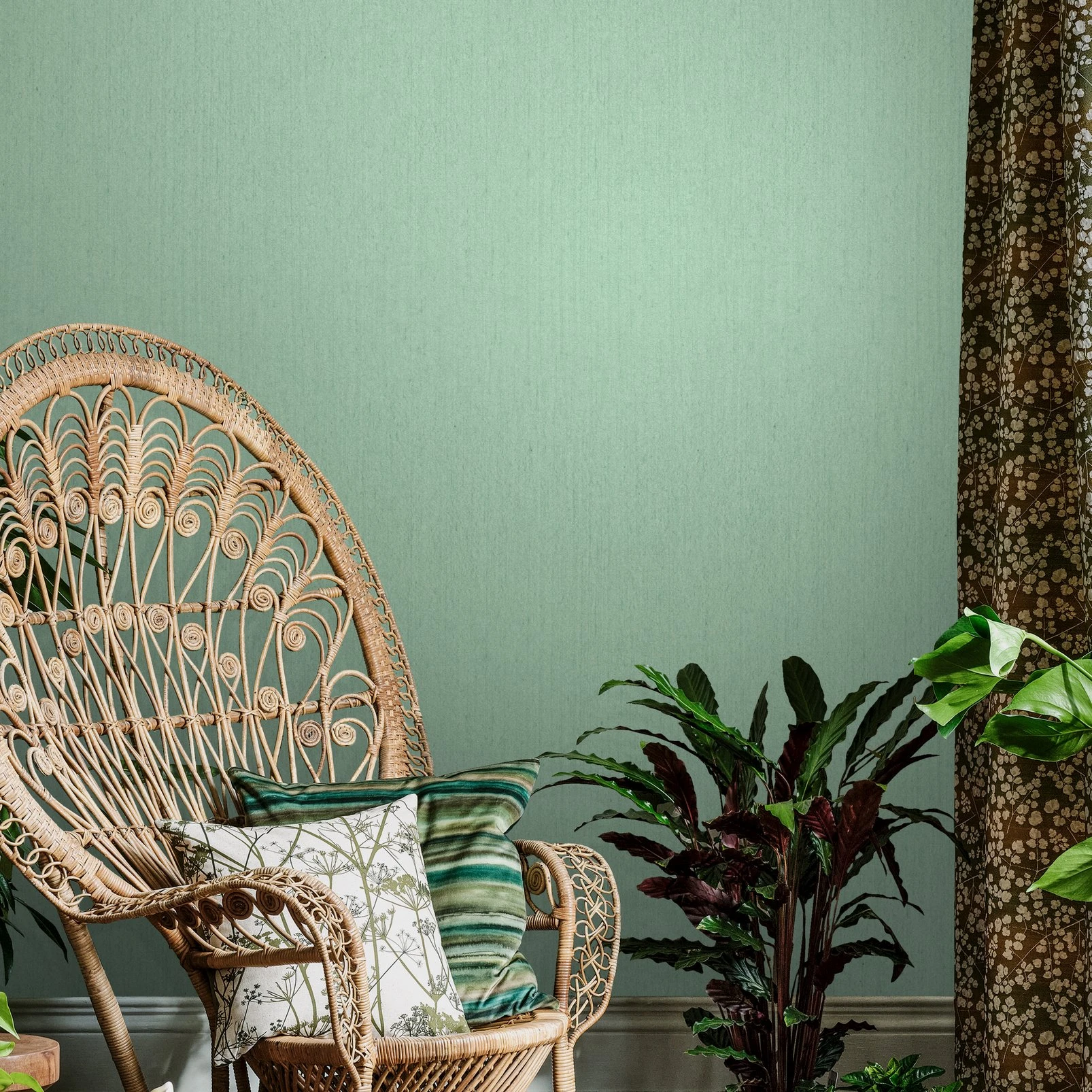 Tisbury Verdigris Wallpaper by Clarissa Hulse - 120390_ROOMSET_02.jpg
