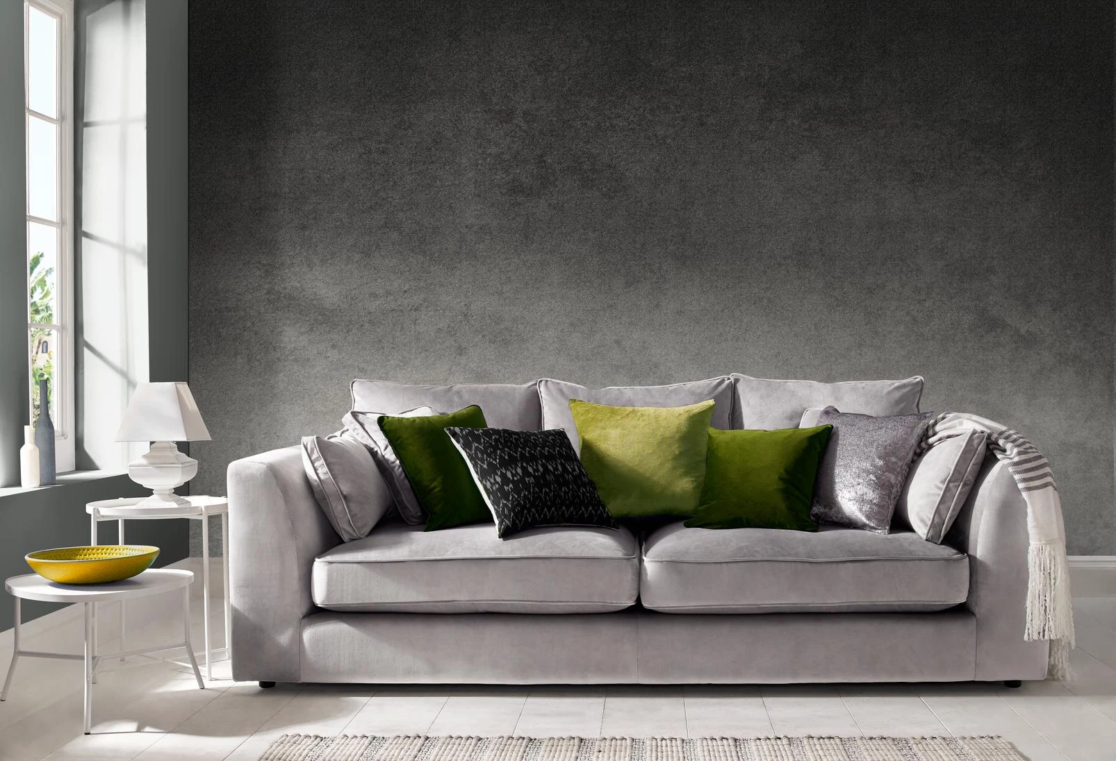 Ink Anthracite Ombre Bespoke Mural - 111873_ROOMSET_01.jpg
